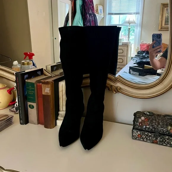 Vintage | Donald J Pliner Elisa3 Suede Elastic Knee Boots!! - Picture 2 of 10